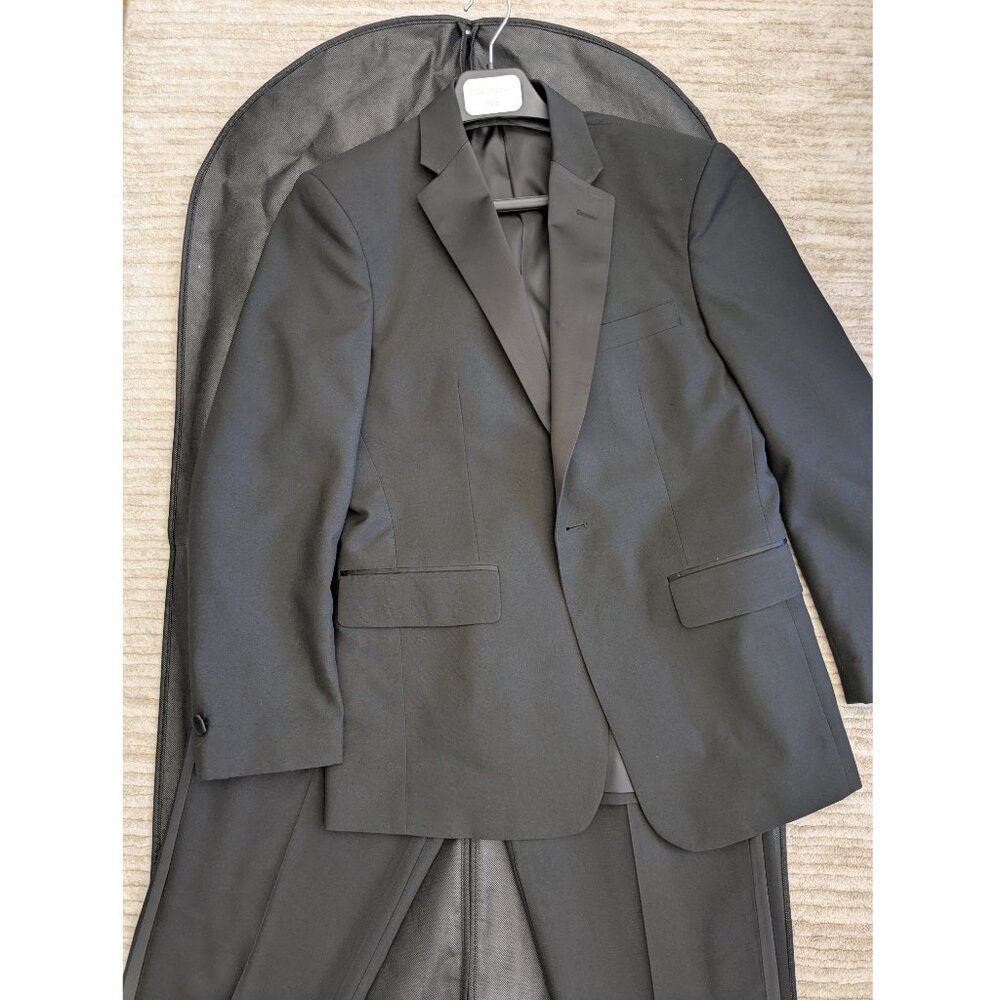 Small Classic Black Tuxedo 35 Short 35S  EUC